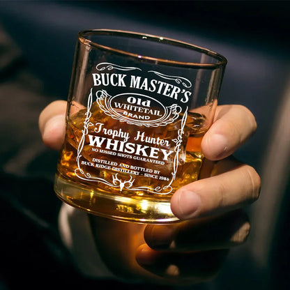 Buck Master’s Whiskey Decanter Set – Engraved Trophy Hunter Glass Barware Gift for Hunters & Drinking Lovers
