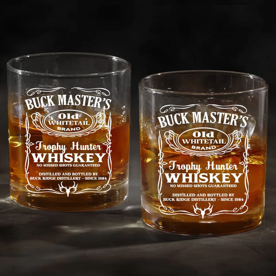 Buck Master’s Whiskey Decanter Set – Engraved Trophy Hunter Glass Barware Gift for Hunters & Drinking Lovers